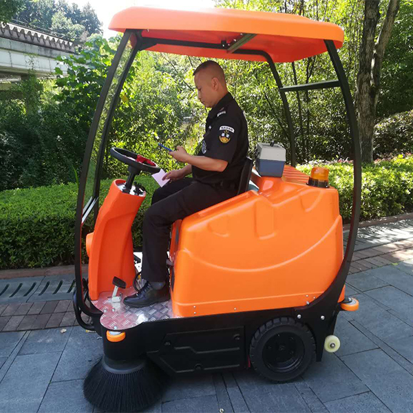 重庆市鸿恩寺公园管理有限公司再次选购扫地车-金和洁力全自动洗地机