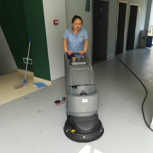 驾驶洗地机主要用于哪些区域-金和洁力全自动洗地机